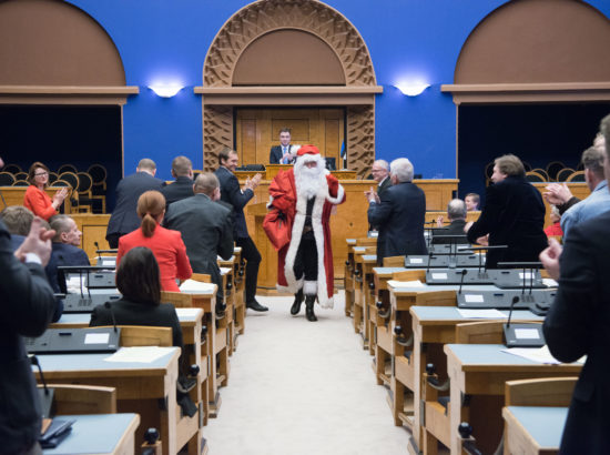 Jõuluvana Riigikogus, 15. detsember 2016